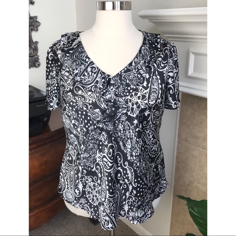 COPY - Elementz Woman black and white ruffle blouse